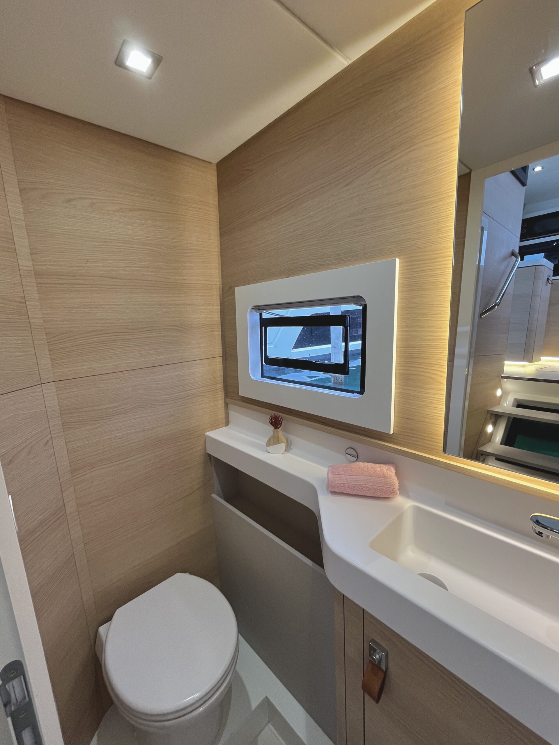 Aventura 37 Explorer